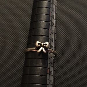 Tiny Bow Fashion Ring
